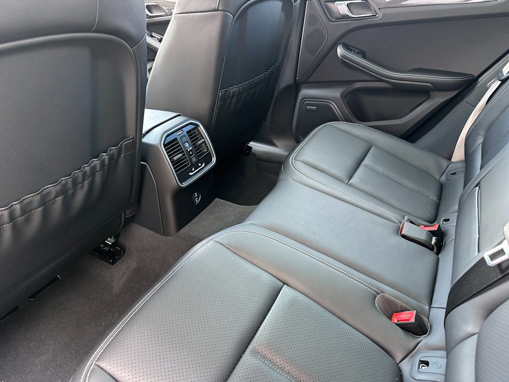 Thumbnail: 2025 Porsche Macan - 11