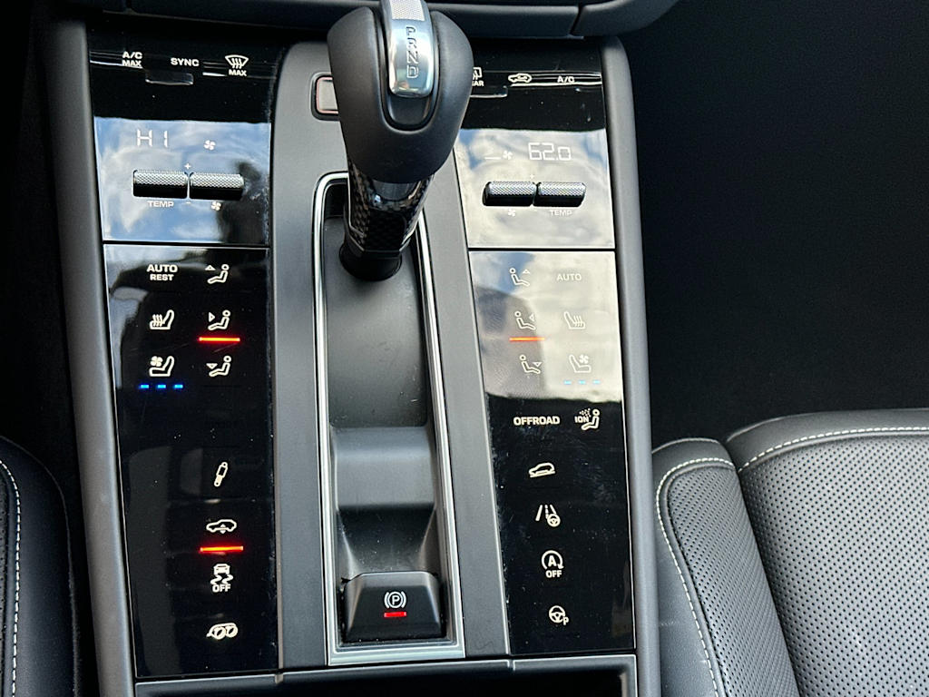 Thumbnail: 2025 Porsche Macan - 14