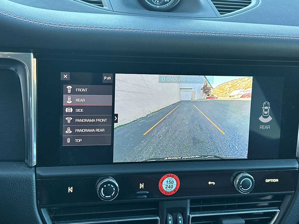 Thumbnail: 2025 Porsche Macan - 27