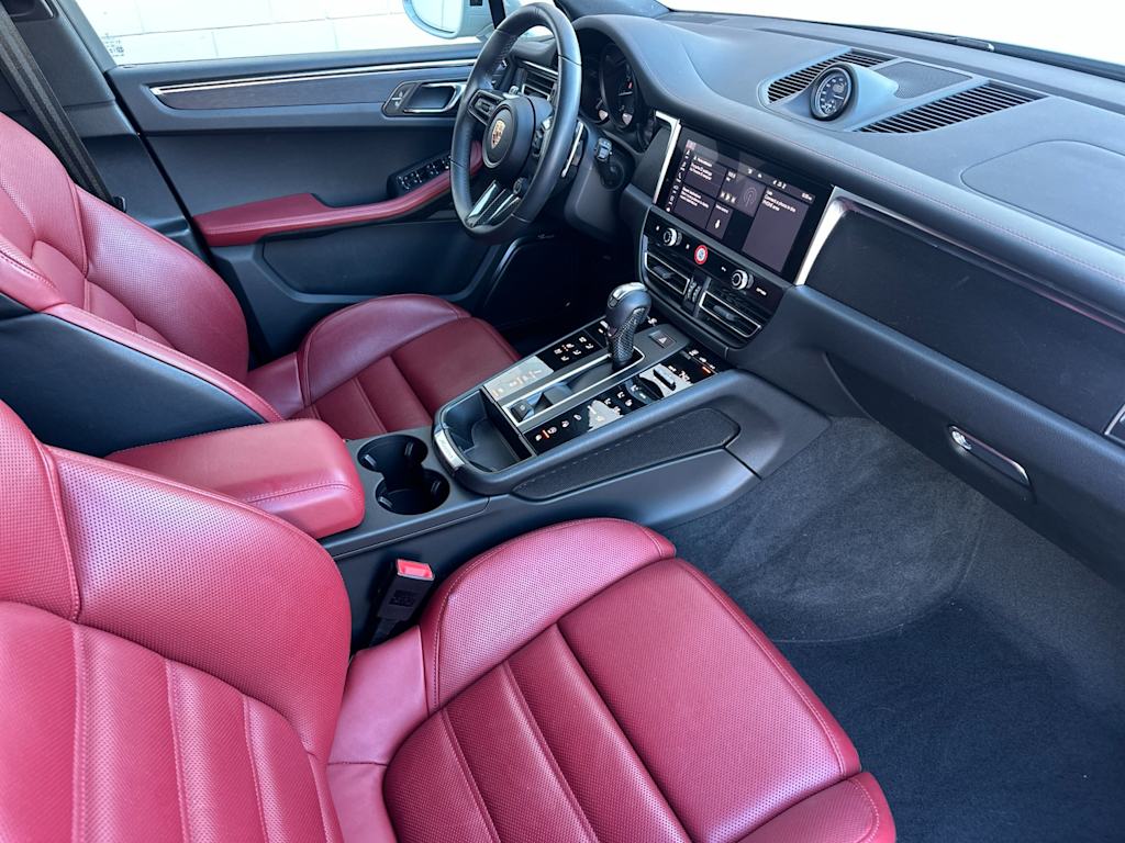 Thumbnail: 2025 Porsche Macan - 13