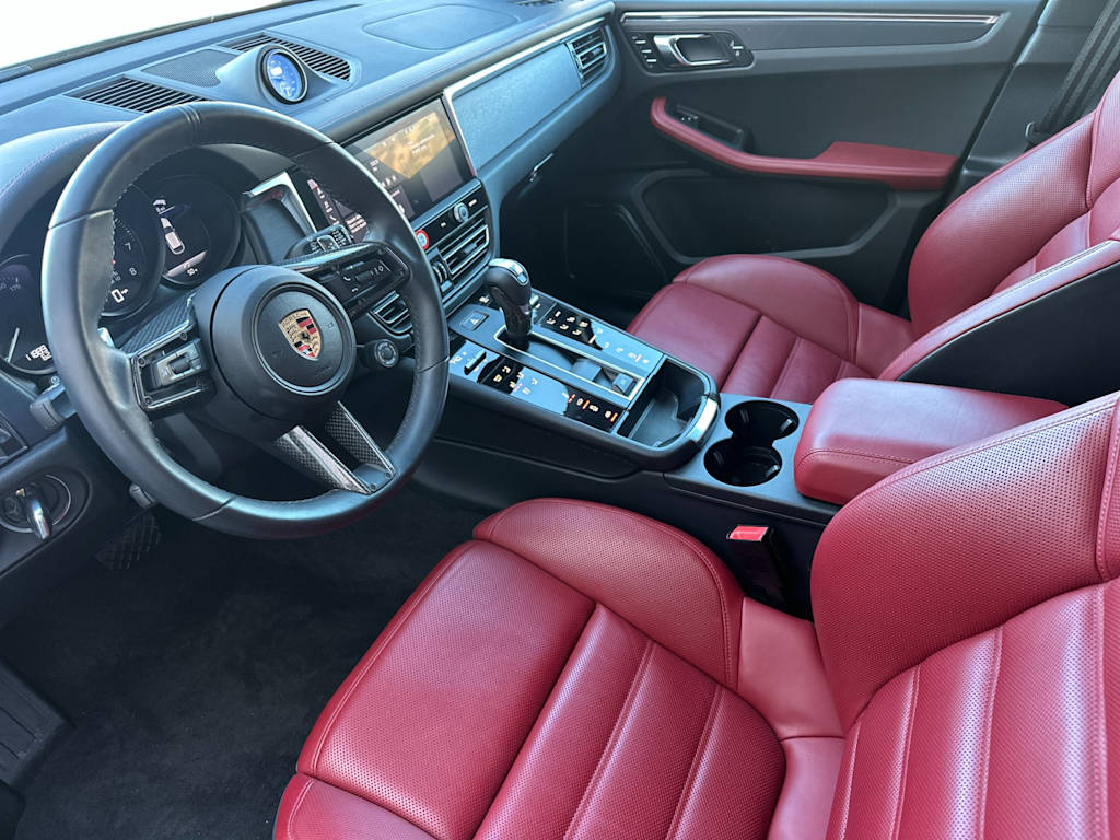 Thumbnail: 2025 Porsche Macan - 10