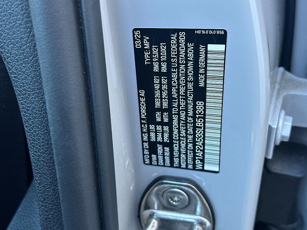 Thumbnail: 2025 Porsche Macan - 19