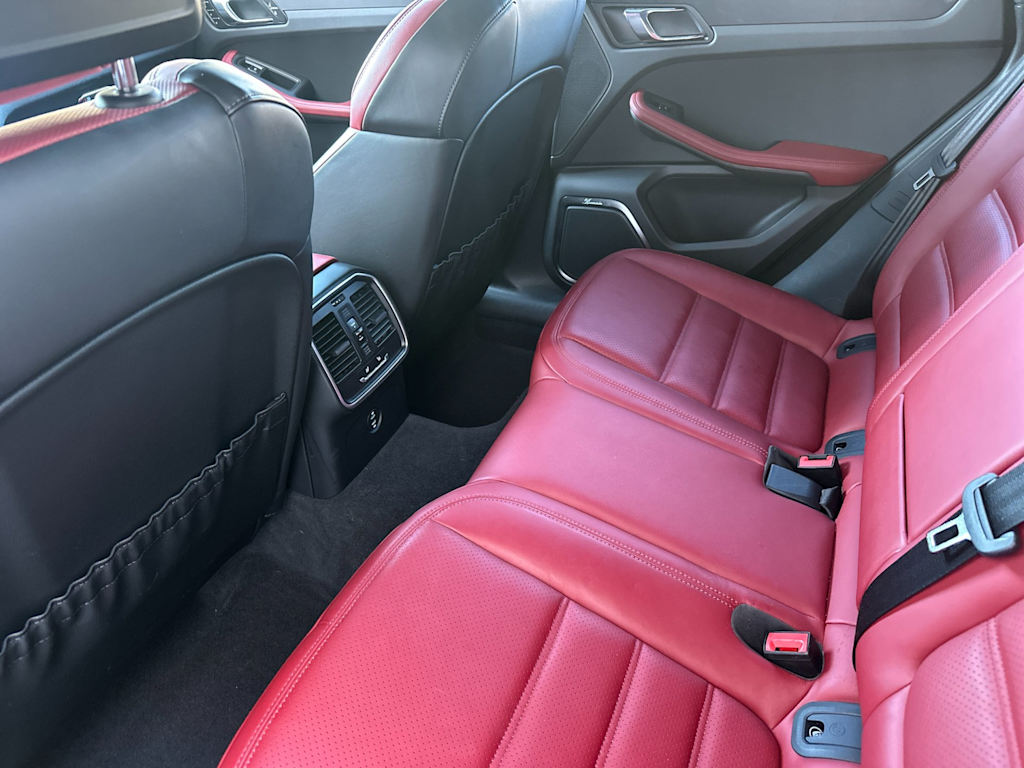 Thumbnail: 2025 Porsche Macan - 12