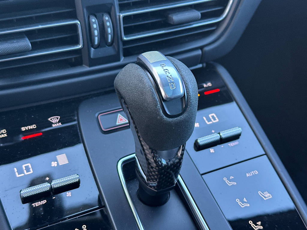 Thumbnail: 2023 Porsche Macan - 26