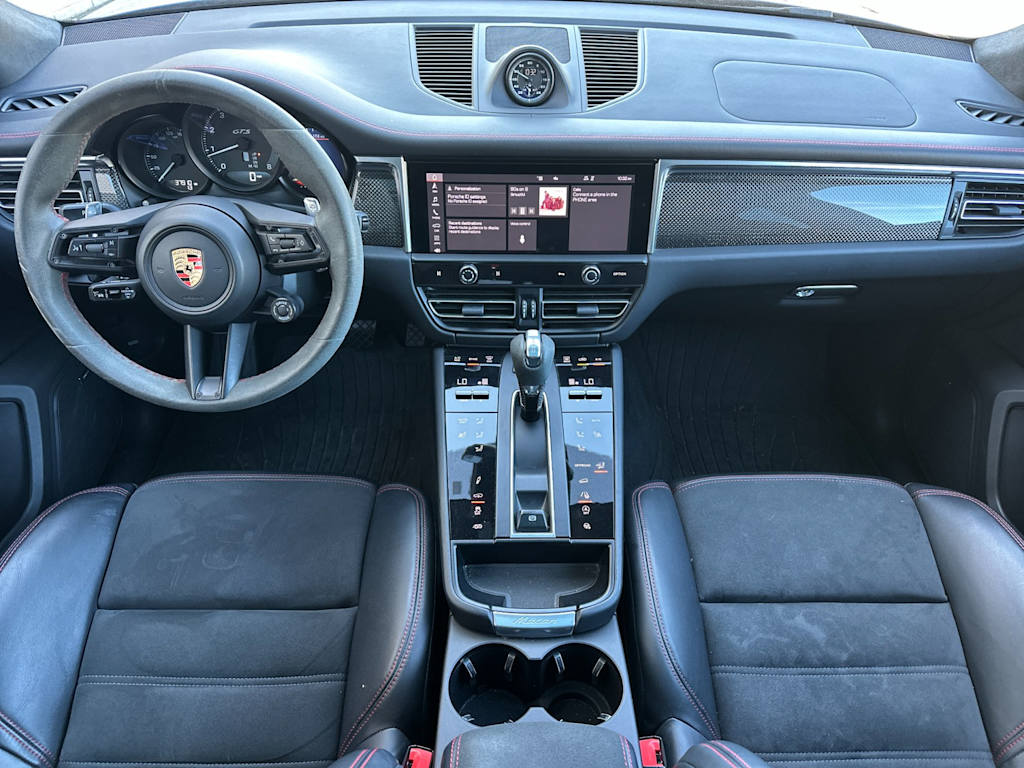 Thumbnail: 2023 Porsche Macan - 2