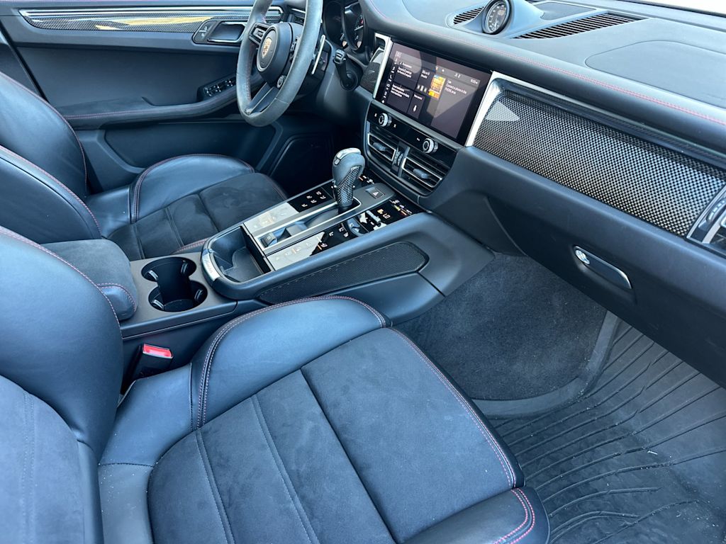 Thumbnail: 2023 Porsche Macan - 12