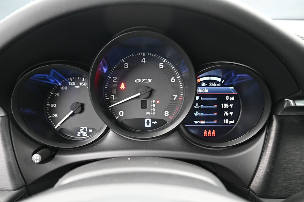 Thumbnail: 2026 Porsche Macan - 15