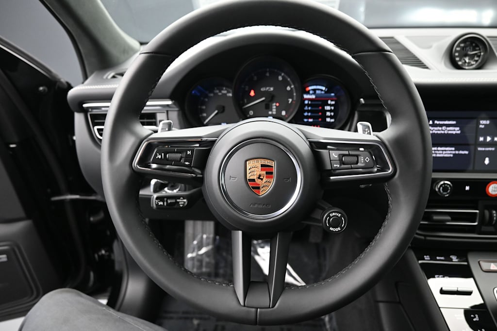 Thumbnail: 2026 Porsche Macan - 11