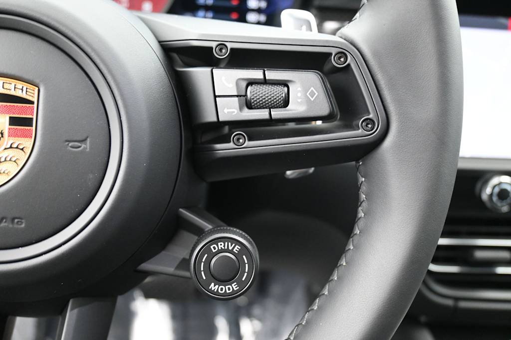 Thumbnail: 2026 Porsche Macan - 18