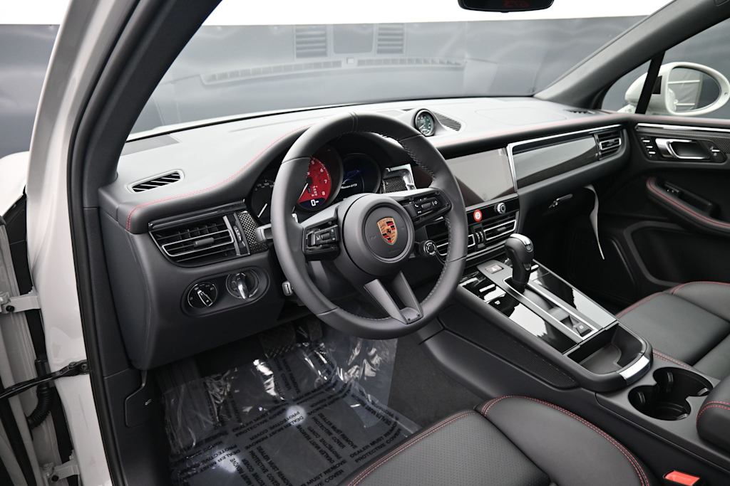 Thumbnail: 2026 Porsche Macan - 2
