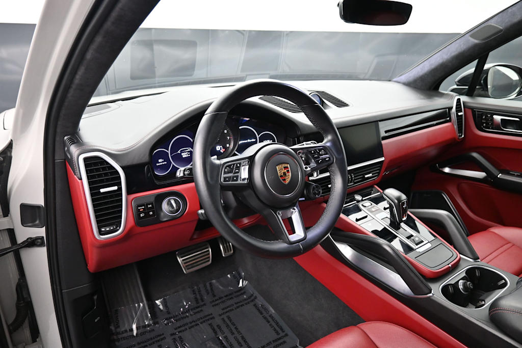 Thumbnail: 2021 Porsche Cayenne - 2