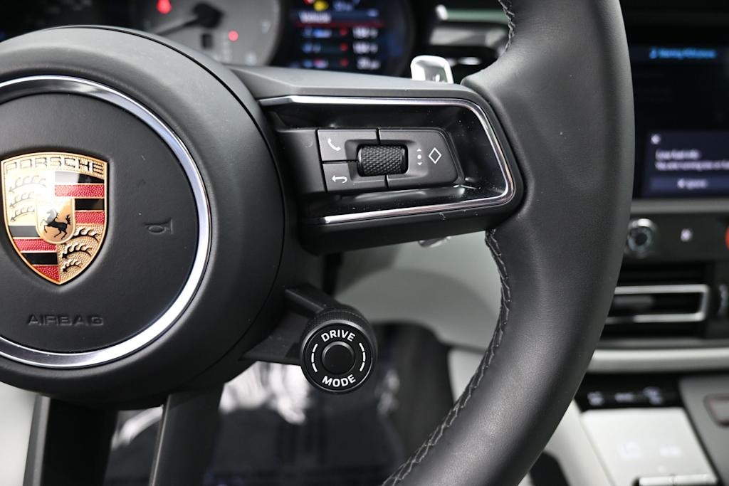 Thumbnail: 2026 Porsche Macan - 19