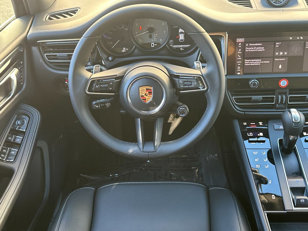 Thumbnail: 2026 Porsche Macan - 9