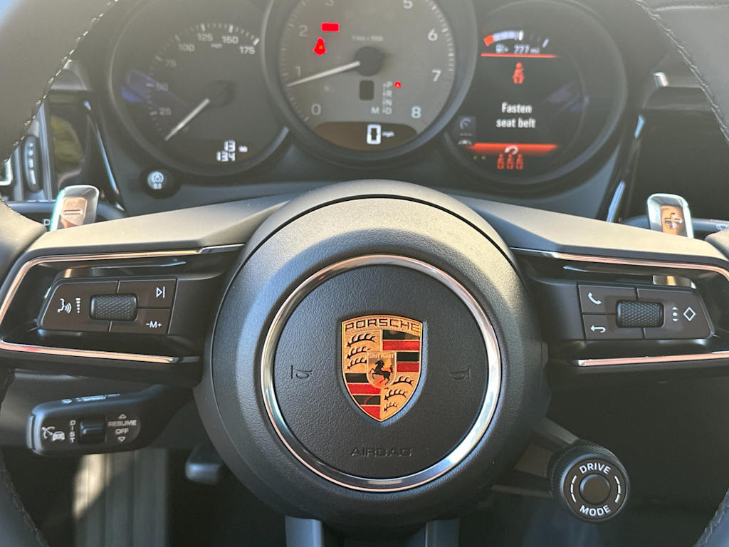 Thumbnail: 2026 Porsche Macan - 14