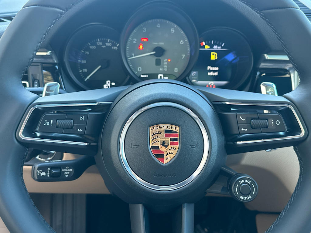 Thumbnail: 2026 Porsche Macan - 29