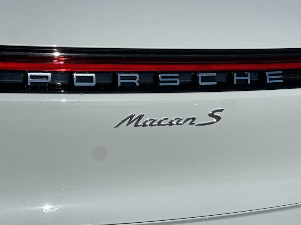 Thumbnail: 2026 Porsche Macan - 6
