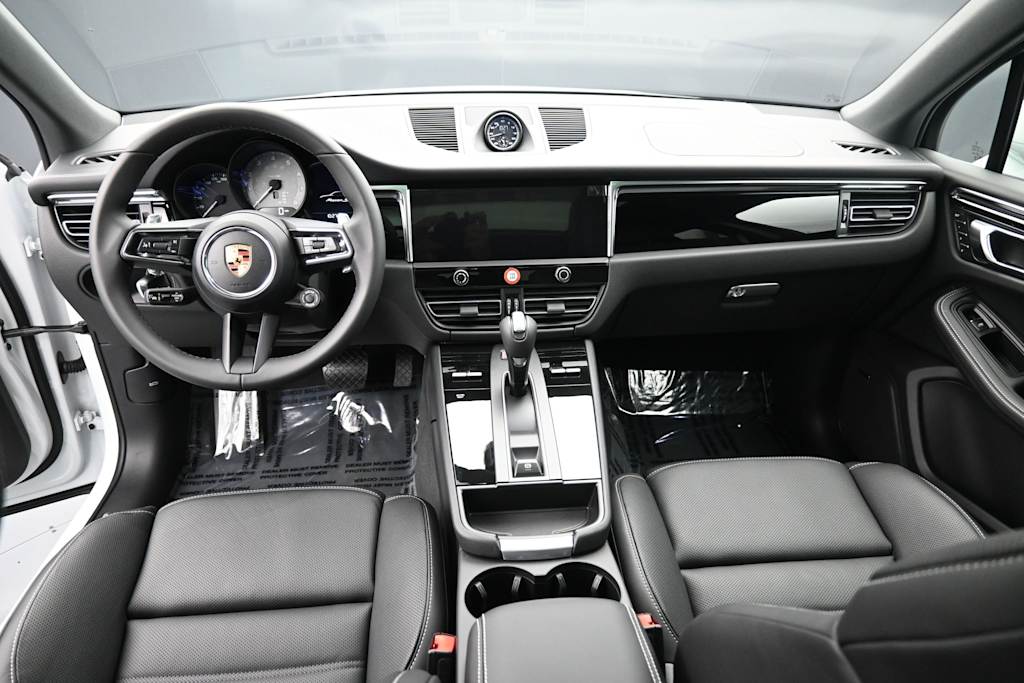 Thumbnail: 2026 Porsche Macan - 7