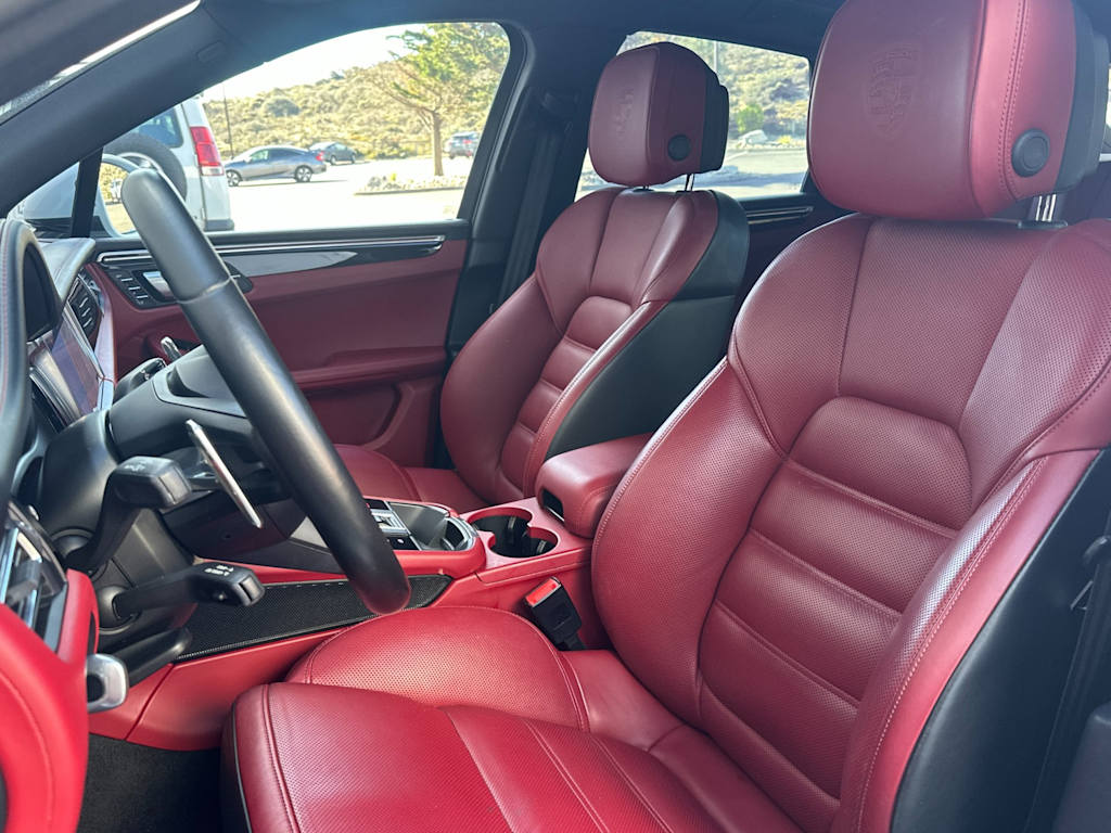 Thumbnail: 2022 Porsche Macan - 10