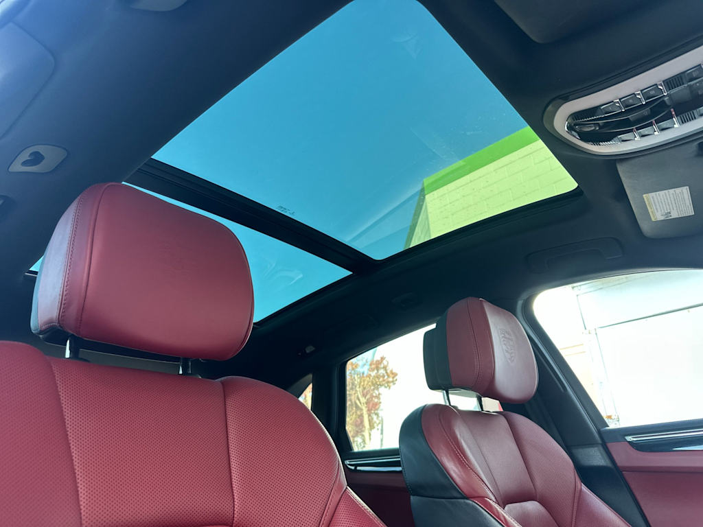 Thumbnail: 2022 Porsche Macan - 23