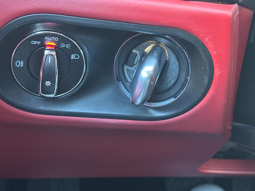 Thumbnail: 2022 Porsche Macan - 27