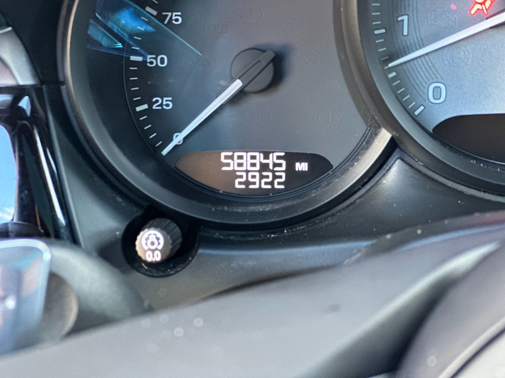 Thumbnail: 2022 Porsche Macan - 30