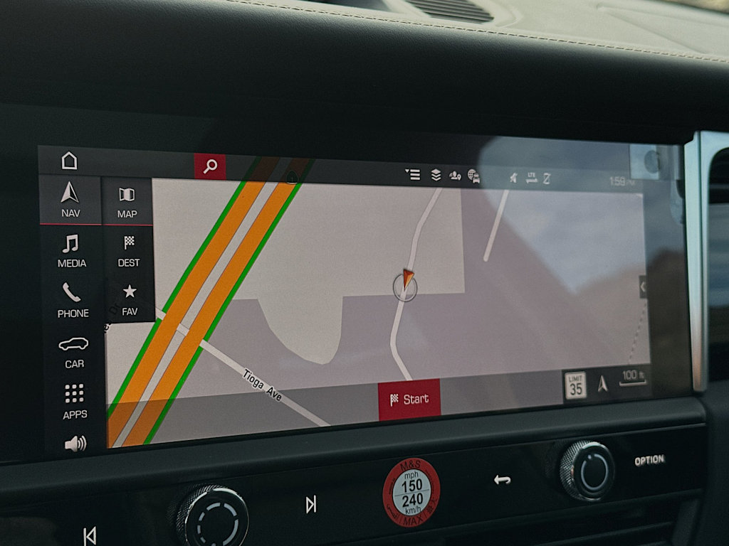 Thumbnail: 2024 Porsche Macan - 25