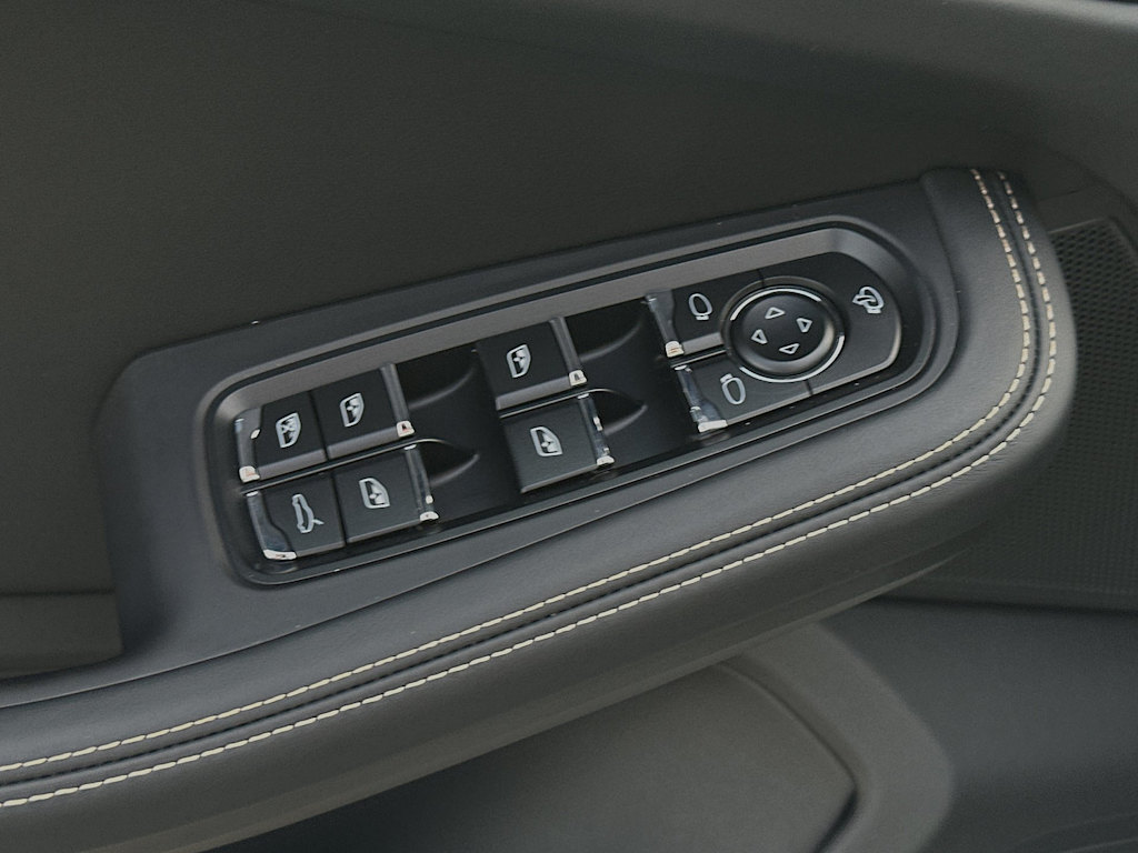 Thumbnail: 2024 Porsche Macan - 23