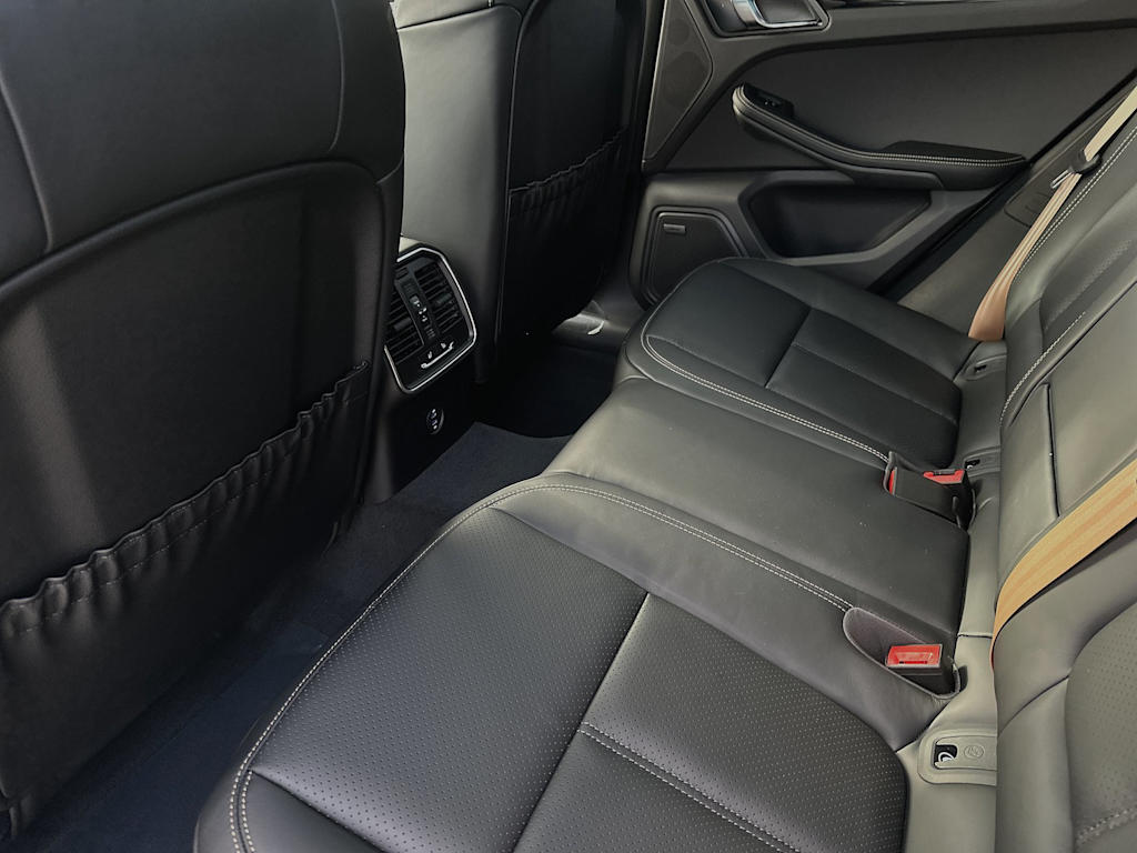 Thumbnail: 2024 Porsche Macan - 12