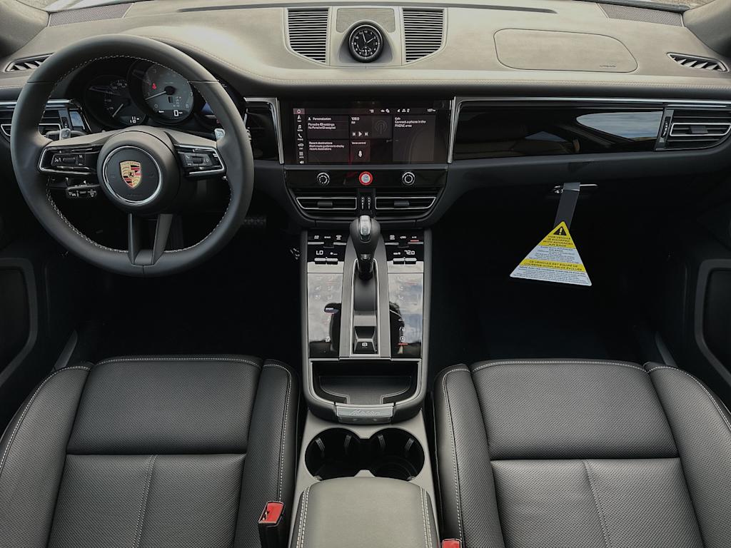 Thumbnail: 2024 Porsche Macan - 9