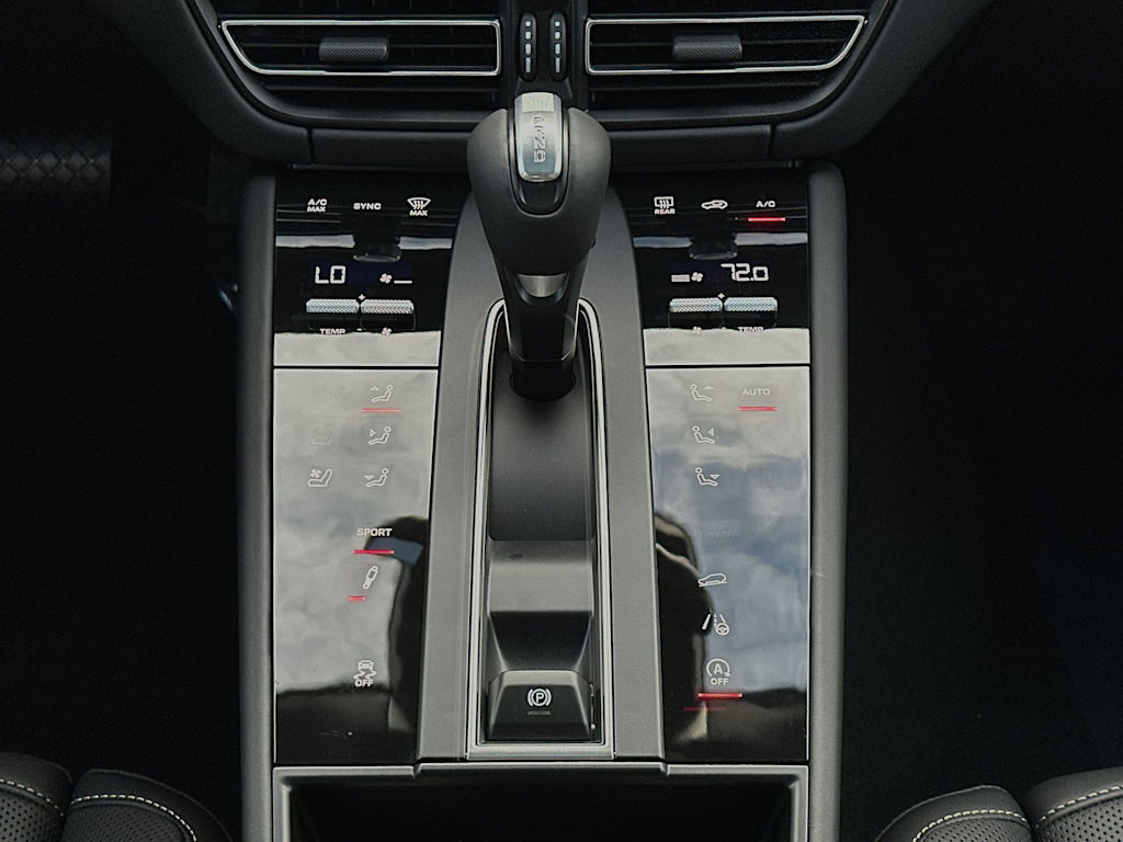 Thumbnail: 2024 Porsche Macan - 16