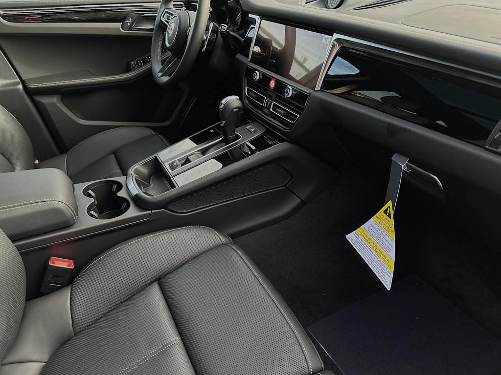 Thumbnail: 2024 Porsche Macan - 14