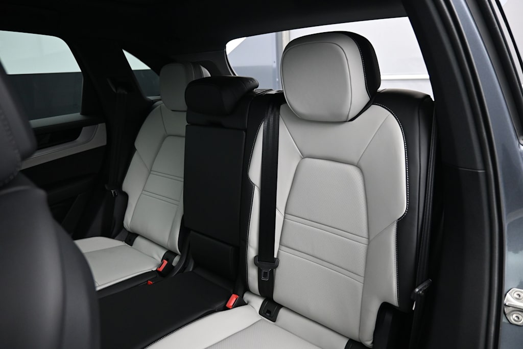Thumbnail: 2026 Porsche Cayenne - 9