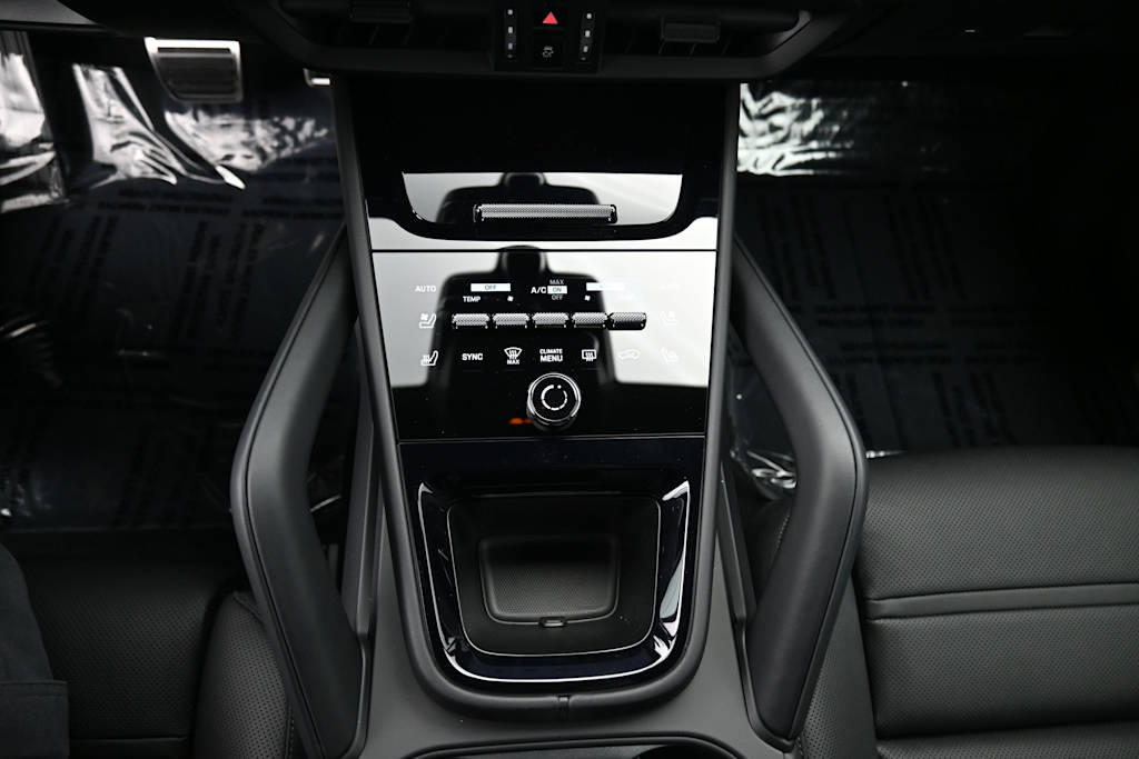 Thumbnail: 2026 Porsche Cayenne - 13