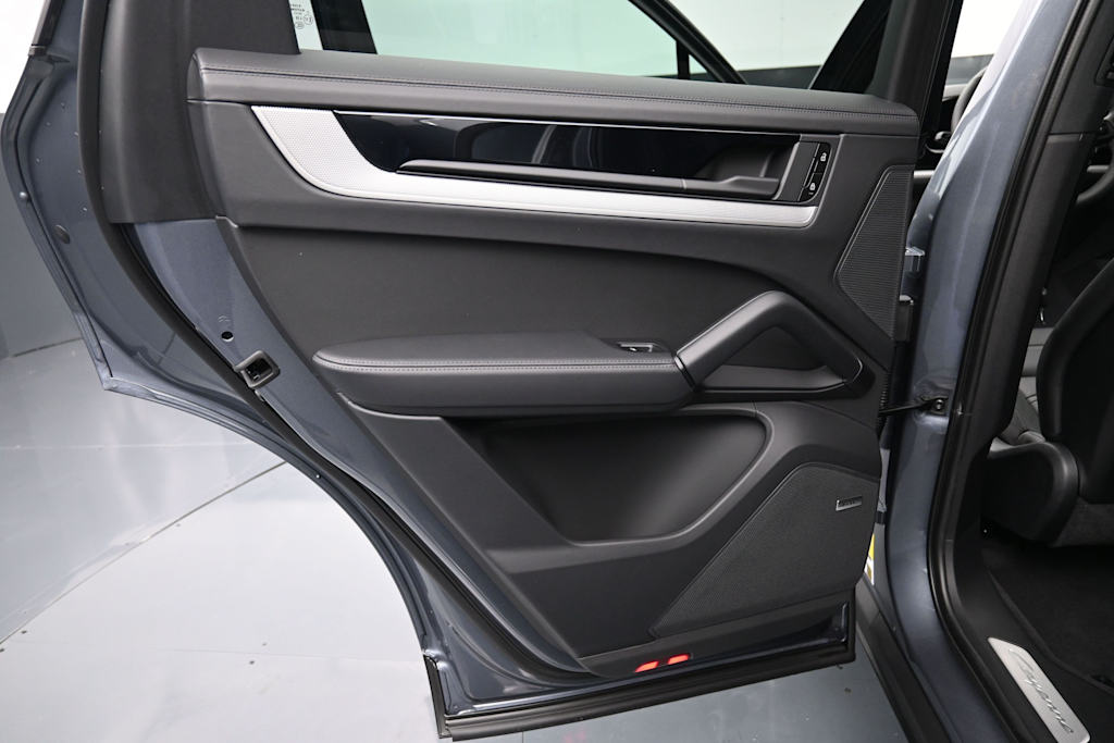 Thumbnail: 2026 Porsche Cayenne - 23