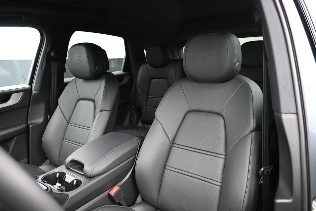 Thumbnail: 2026 Porsche Cayenne - 8