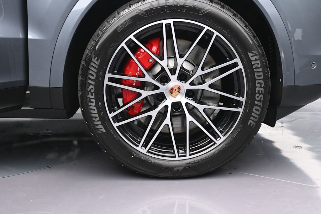 Thumbnail: 2026 Porsche Cayenne - 6
