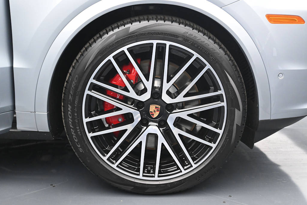 Thumbnail: 2026 Porsche Cayenne - 6