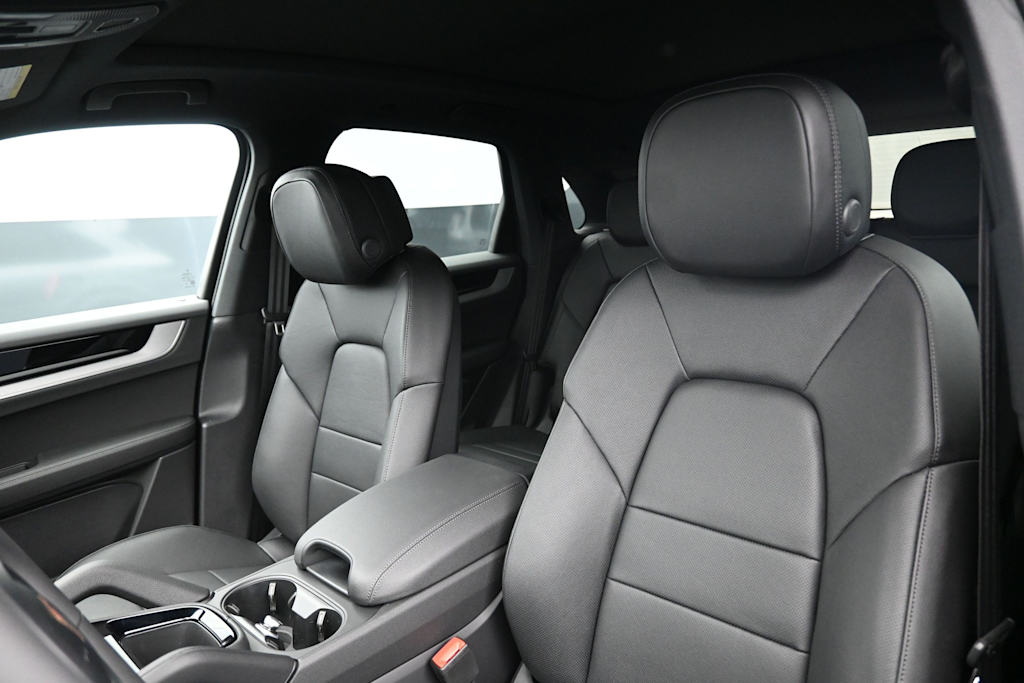 Thumbnail: 2026 Porsche Cayenne - 8