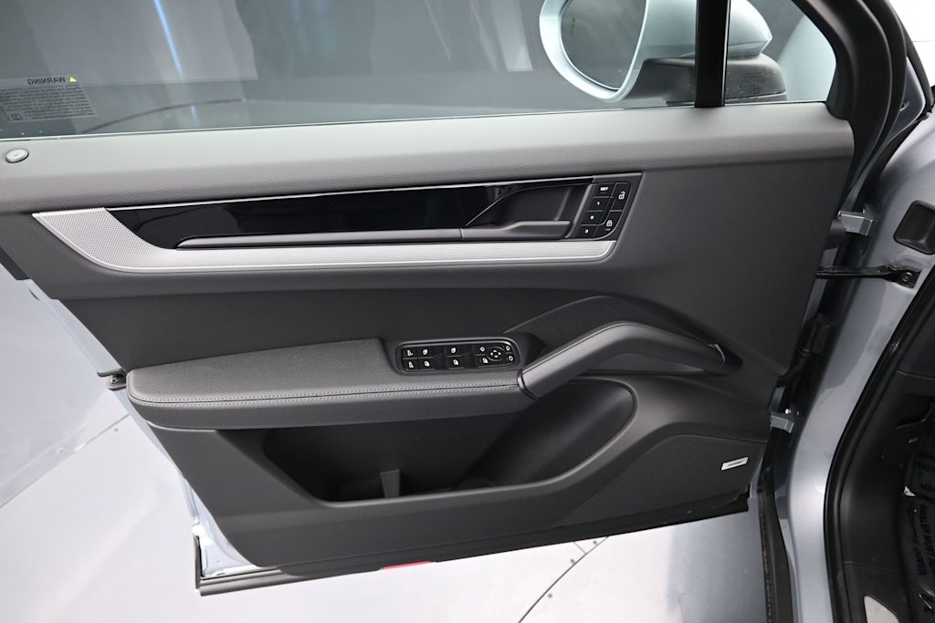 Thumbnail: 2026 Porsche Cayenne - 22