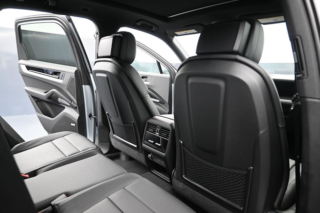 Thumbnail: 2026 Porsche Cayenne - 9