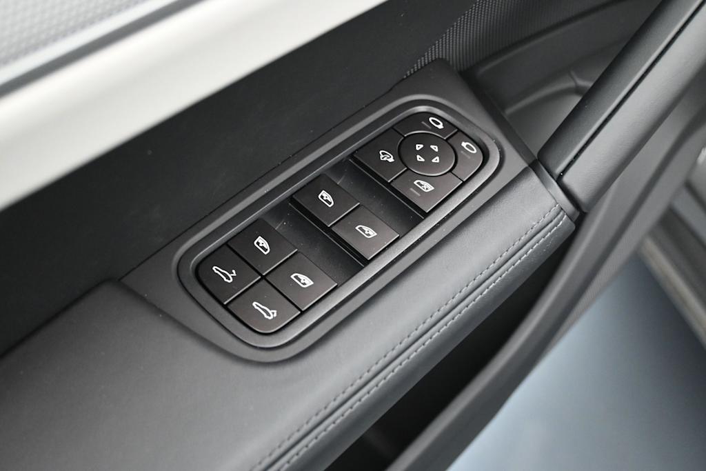 Thumbnail: 2026 Porsche Cayenne - 18