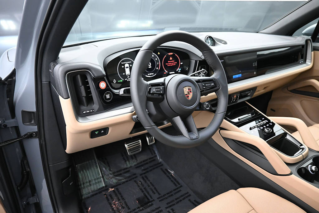 Thumbnail: 2026 Porsche Cayenne - 2
