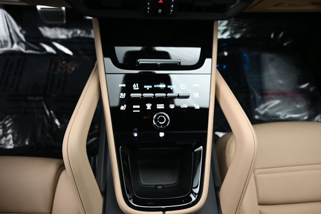 Thumbnail: 2026 Porsche Cayenne - 13