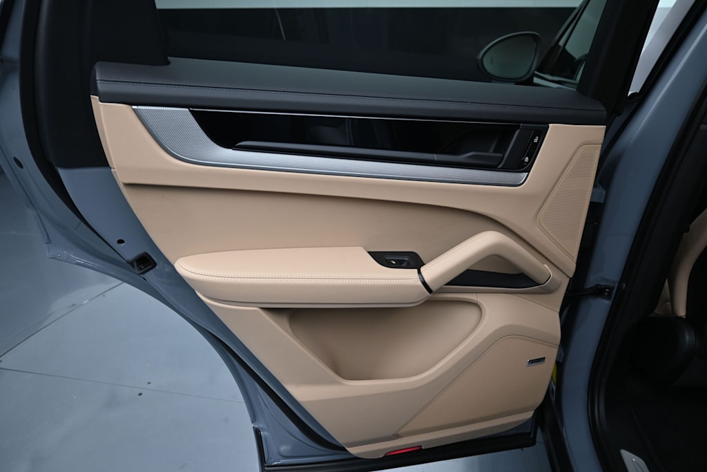 Thumbnail: 2026 Porsche Cayenne - 22