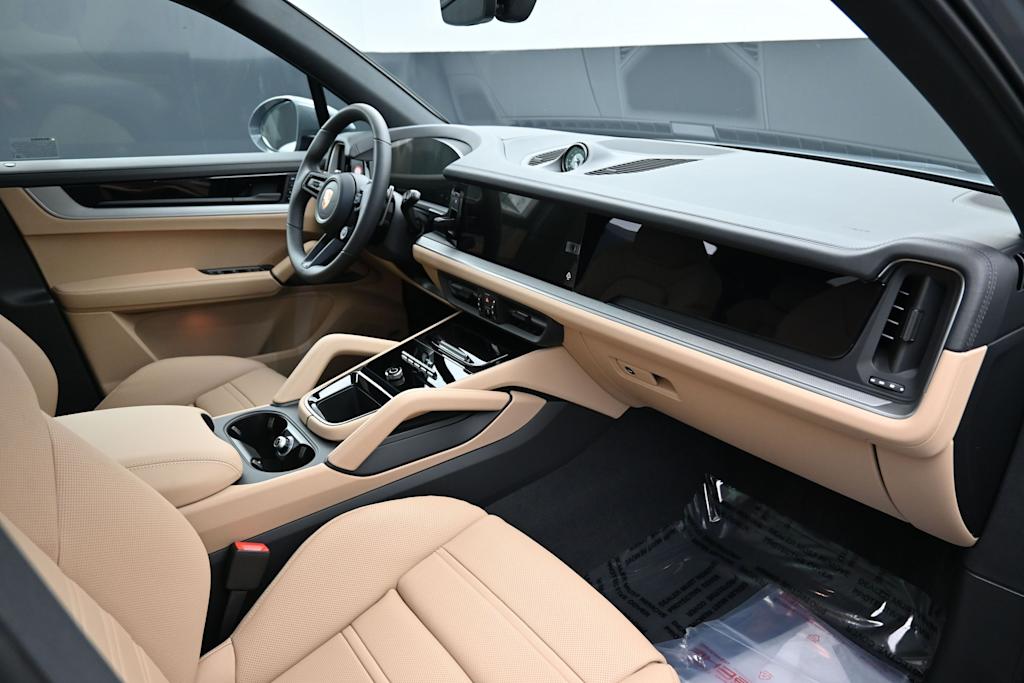 Thumbnail: 2026 Porsche Cayenne - 11