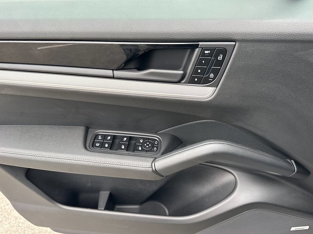 Thumbnail: 2025 Porsche Cayenne - 20