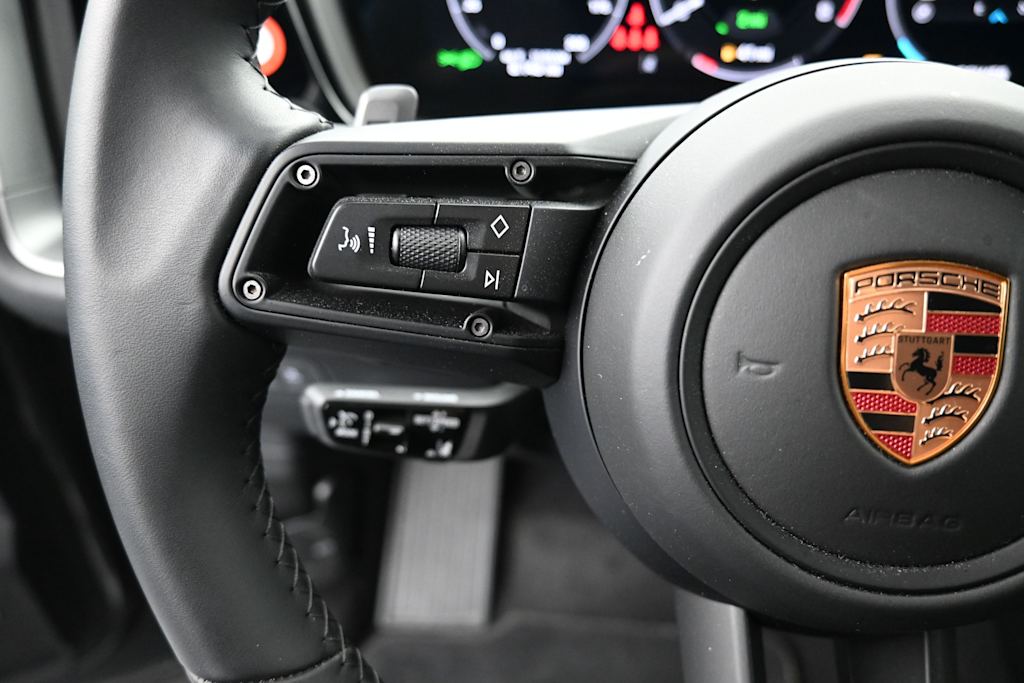 Thumbnail: 2026 Porsche Cayenne - 16
