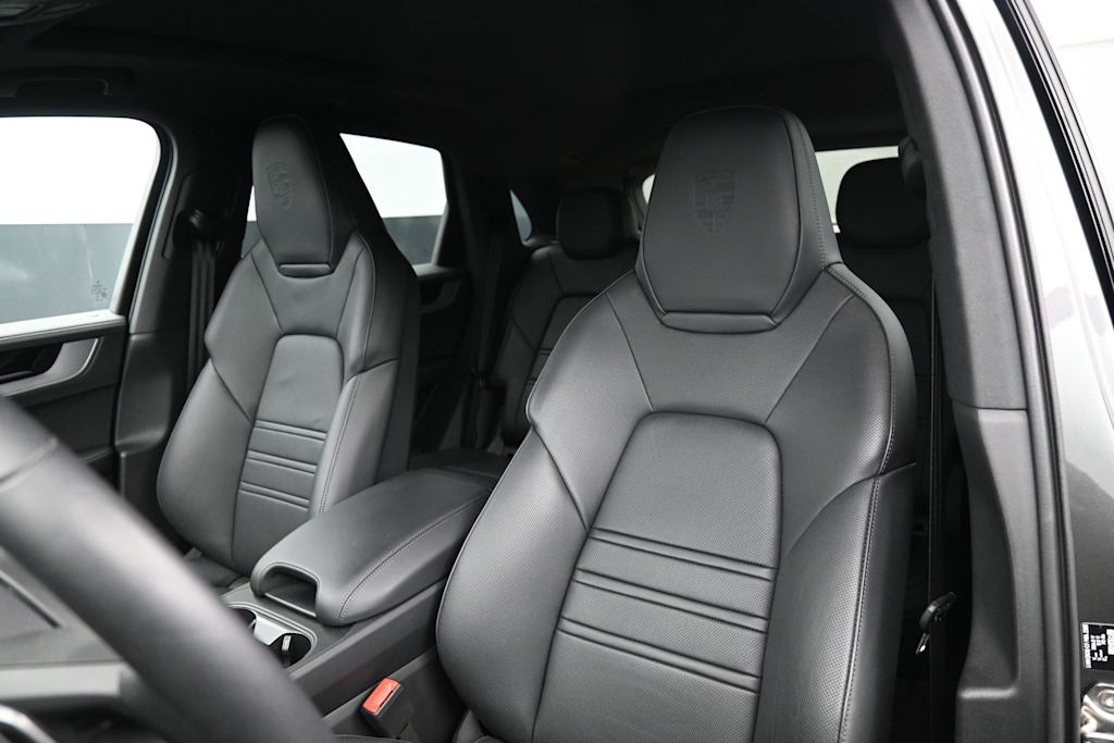 Thumbnail: 2026 Porsche Cayenne - 8