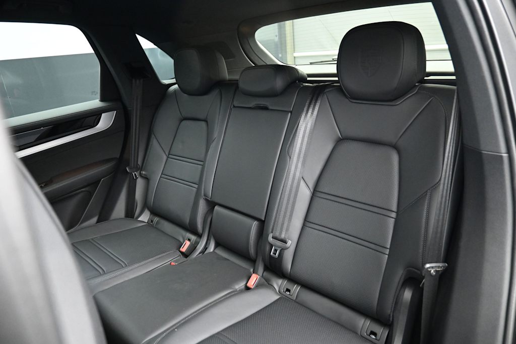 Thumbnail: 2026 Porsche Cayenne - 9