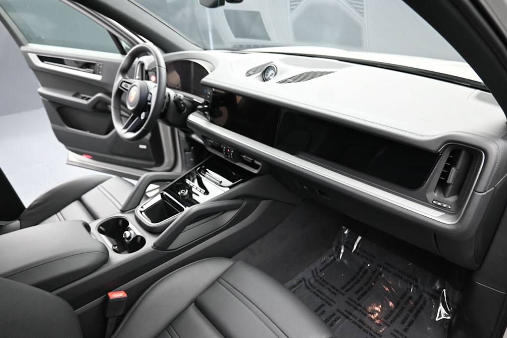 Thumbnail: 2026 Porsche Cayenne - 12